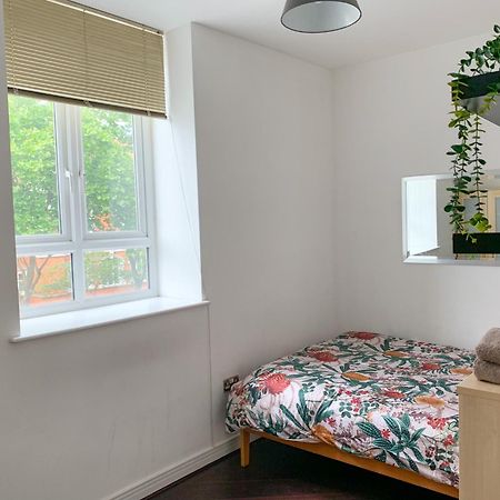 Room In Stratford With Private Bathroom And Parking Londyn Zewnętrze zdjęcie