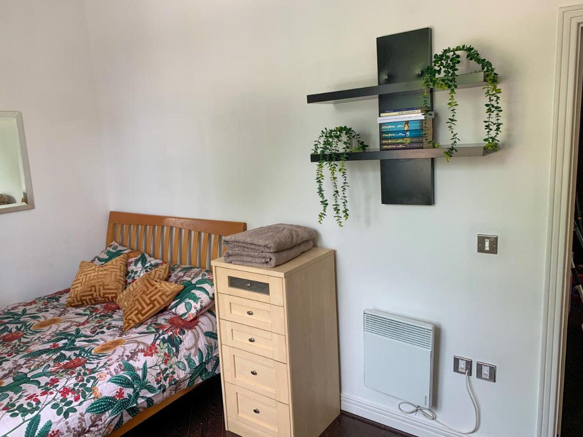 Room In Stratford With Private Bathroom And Parking Londyn Zewnętrze zdjęcie